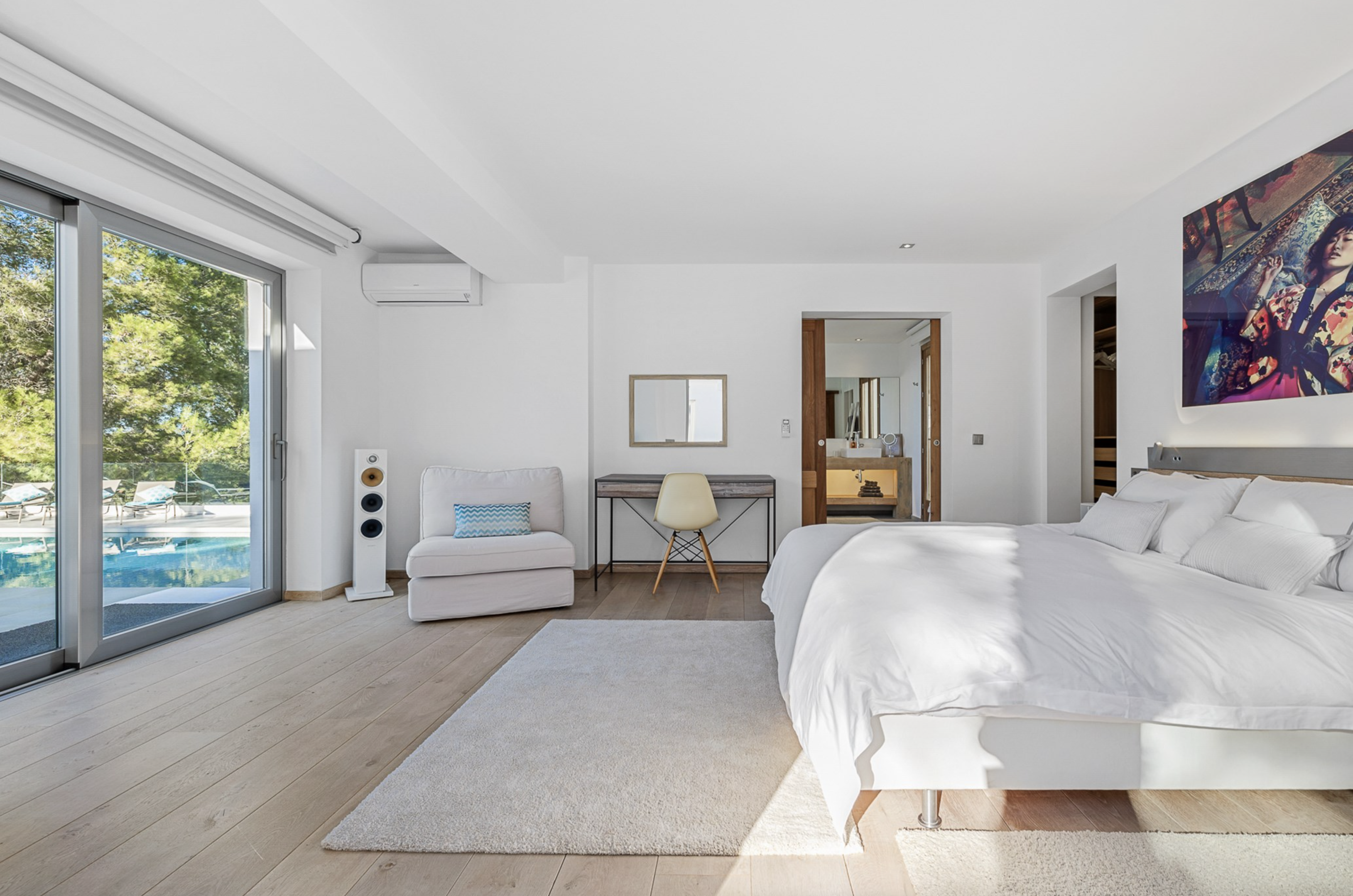 Resa Estates Ivy Cala Tarida Ibiza  luxe woning villa for rent te huur house bedroom 3.png